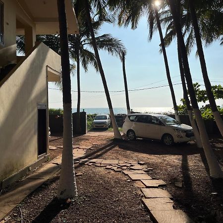 Kizhunna Rock Beach House Kannur Exterior photo