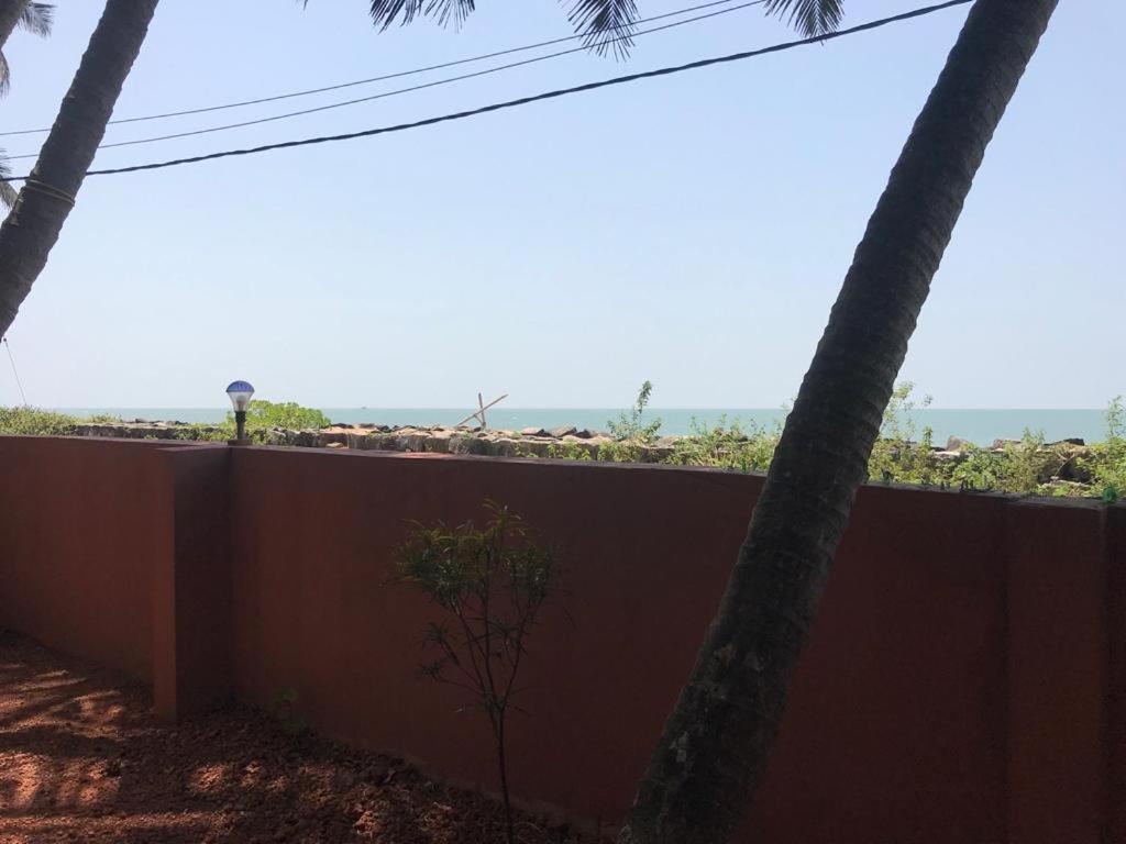 Kizhunna Rock Beach House Kannur Exterior photo