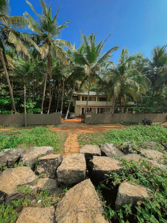 Kizhunna Rock Beach House Kannur Exterior photo